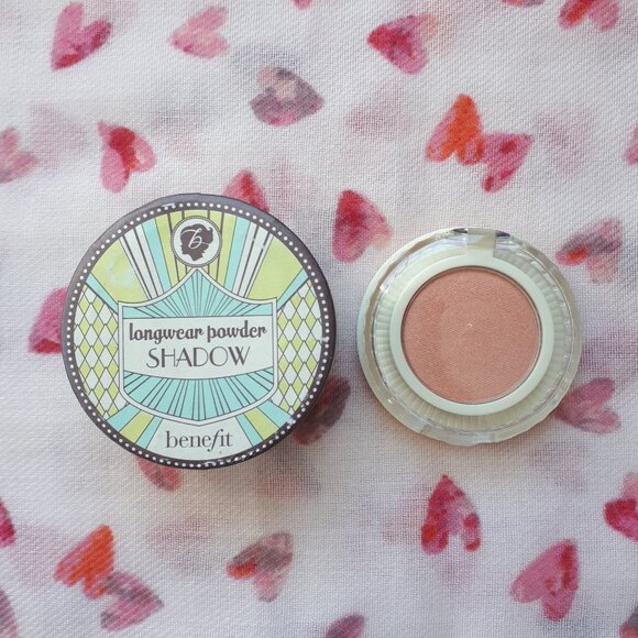 Benefit Cosmetics: Longwear Powder Eyeshadow - It's Complicated - Picture 2 of 15
